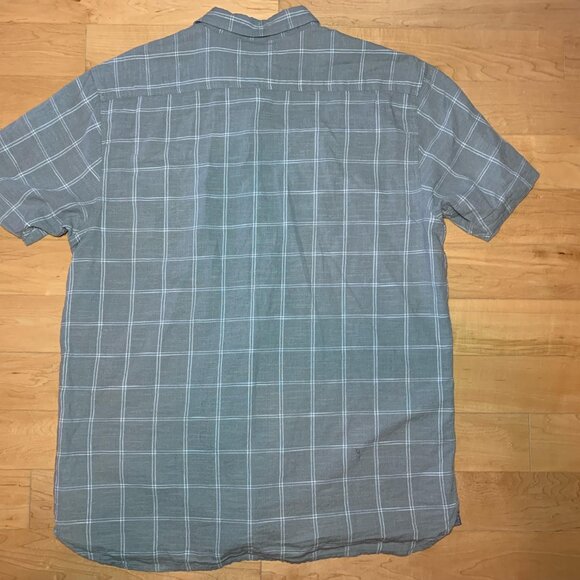 Like new grey plaid Haggar men's short sleeve shirt - Picture 2 of 3
